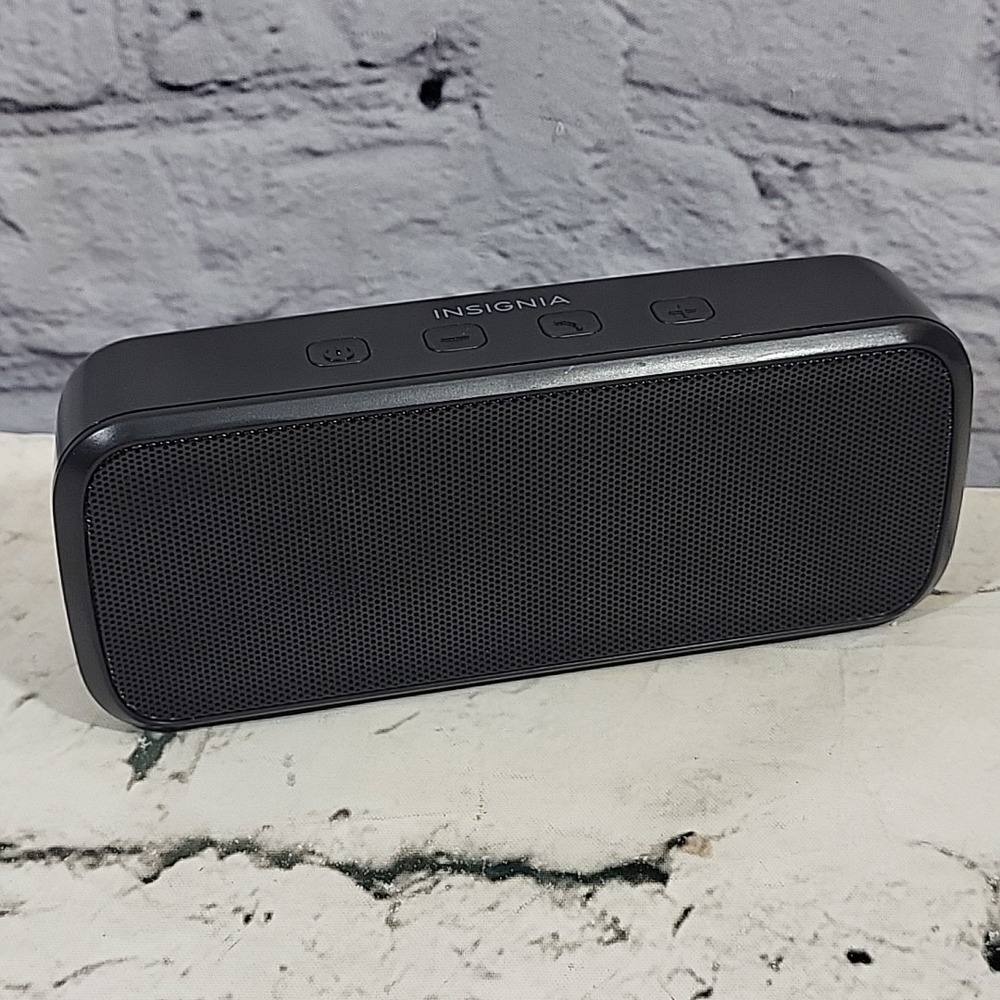 Insignia Portable‎ Bluetooth Speaker NS-CSPBTHOL16 Black Tested Works